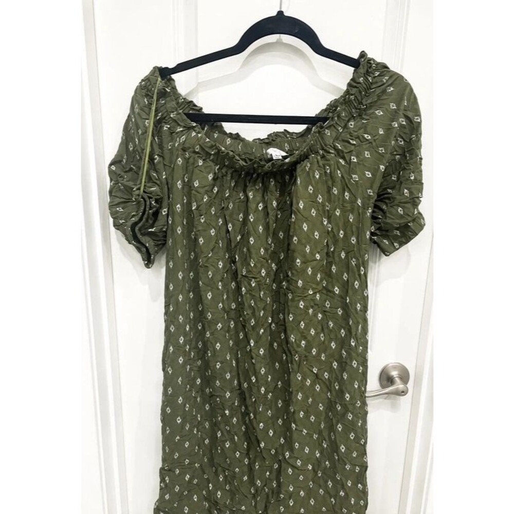 Time and Tru Women’s Olive Green Off-the-Shoulder Blouse Size Large